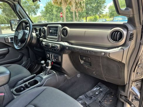 Used 2021 Jeep Wrangler Sport AWD/4WD image 22