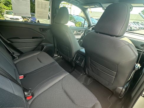 Used 2025 Subaru Forester Premium AWD/4WD image 12