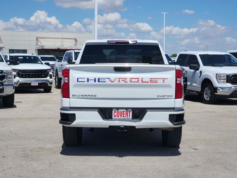 Used 2022 Chevrolet Silverado 1500 Custom AWD/4WD image 6