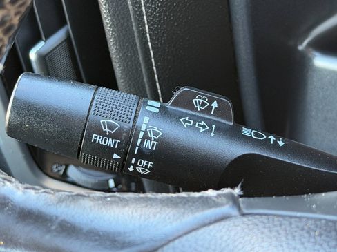 Used 2015 Chevrolet Silverado 3500 LTZ AWD/4WD image 33