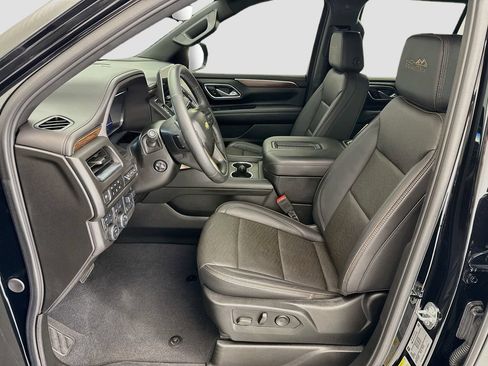 Used 2024 Chevrolet Tahoe High Country AWD/4WD image 18