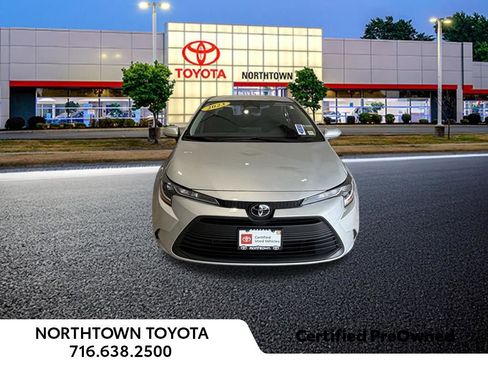 Used 2023 Toyota Corolla LE image 5