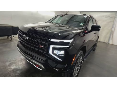 Certified 2025 Chevrolet Tahoe Z71 w/ Comfort Package AWD/4WD image 4