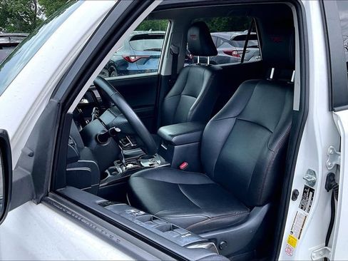 Used 2020 Toyota 4Runner TRD Off-Road Premium AWD/4WD image 34