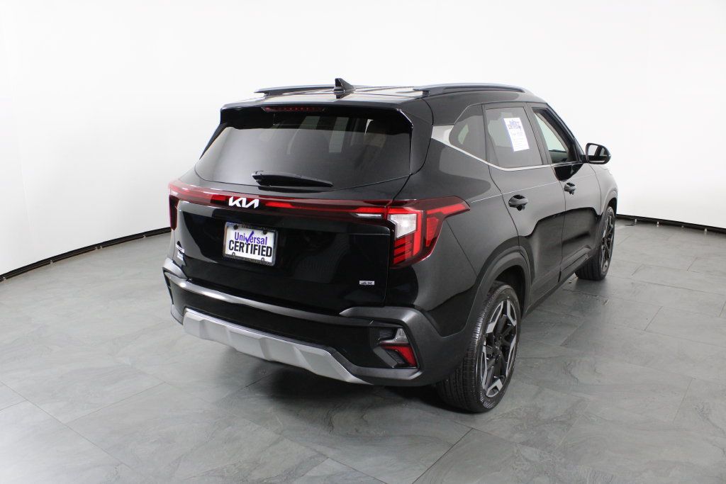 Used 2024 Kia Seltos SX w/ SX Sunroof Package AWD/4WD image 3