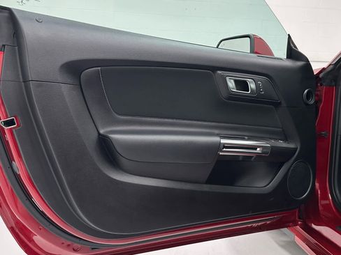 Used 2022 Ford Mustang GT RWD image 19