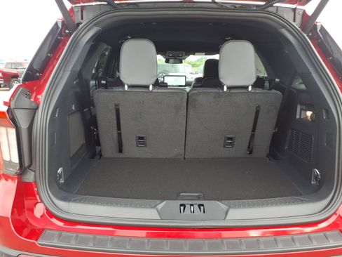 Used 2026 Ford Explorer ST-Line w/ ST-Line Street Pack RWD image 17