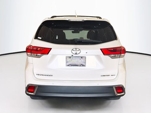 Used 2018 Toyota Highlander Limited Platinum AWD/4WD image 7