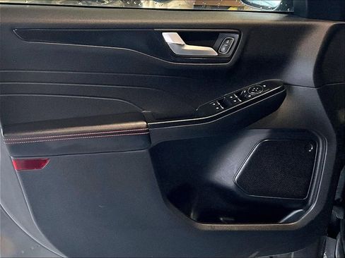 Used 2025 Ford Escape ST-Line image 9