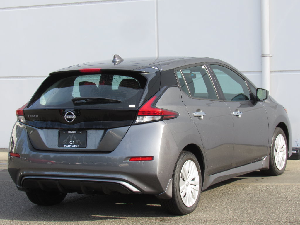 Used 2025 Nissan Leaf S FWD image 6