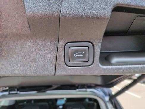 Used 2021 GMC Acadia SLE w/ Driver Convenience Package FWD image 22
