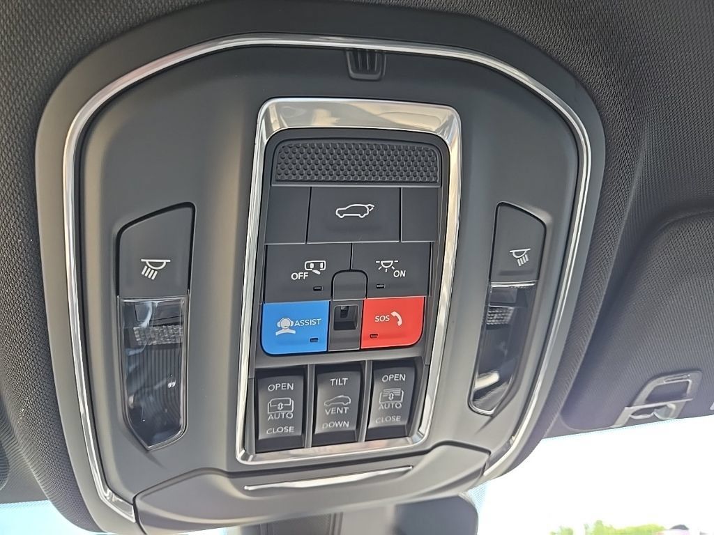 New 2026 Jeep Grand Cherokee L Limited w/ Limited Altitude Package AWD/4WD image 68