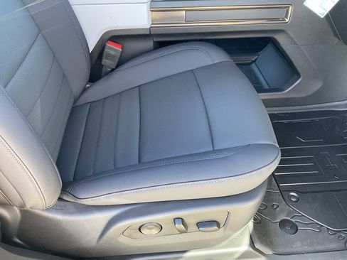 New 2025 GMC Hummer EV 2X image 15