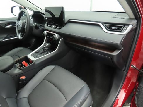 Used 2025 Toyota RAV4 Limited image 15