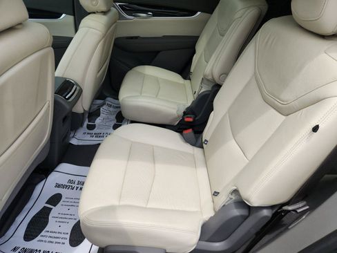 Used 2020 Cadillac XT6 Premium Luxury AWD/4WD image 12