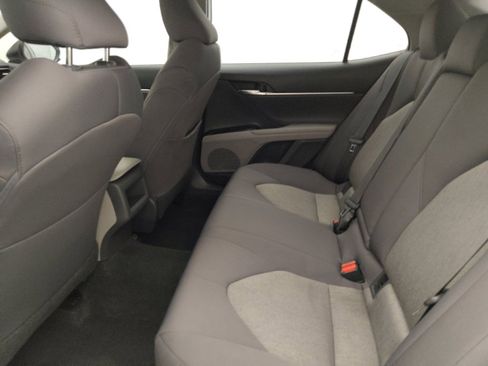 Used 2019 Toyota Camry LE FWD image 18