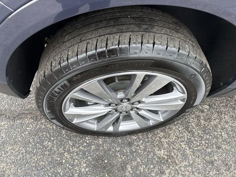 Used 2025 Cadillac XT5 Premium Luxury image 40