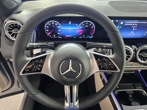 New 2026 Mercedes-Benz GLB 250 image 13