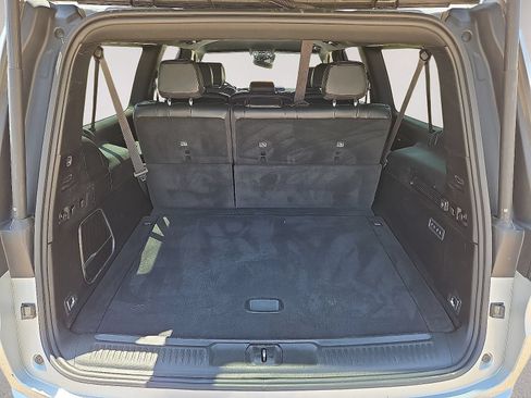 Used 2024 Jeep Wagoneer L Series II w/ Flexible Seating Group AWD/4WD image 12