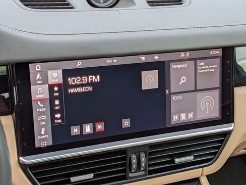 Used 2021 Porsche Cayenne image 21