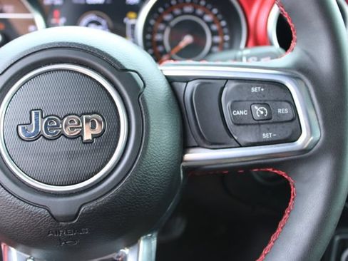 Used 2023 Jeep Gladiator Rubicon w/ LED Lighting Group AWD/4WD image 23