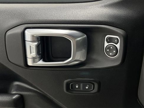 Used 2021 Jeep Wrangler Unlimited Rubicon image 27