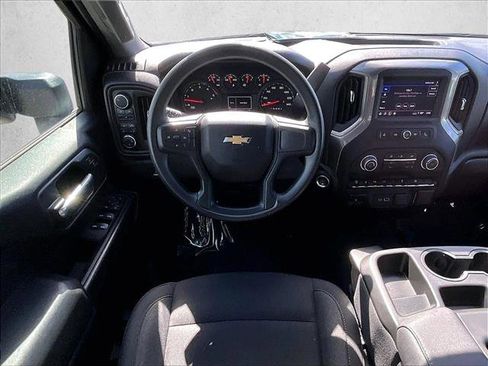 Used 2025 Chevrolet Silverado 2500 Custom w/ Custom Value Package image 5