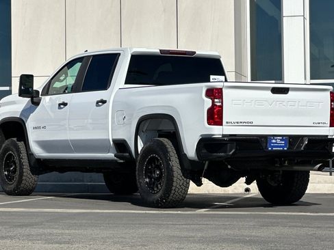 Used 2025 Chevrolet Silverado 2500 Custom w/ Custom Value Package image 5