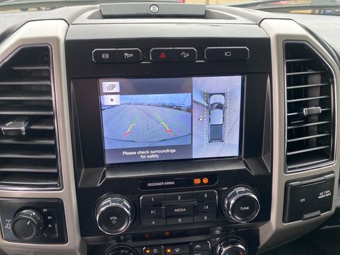 Used 2019 Ford F250 Lariat w/ Chrome Package image 21