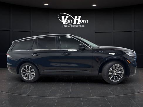 Used 2023 Lincoln Aviator Grand Touring w/ Equipment Group 301A AWD/4WD image 2