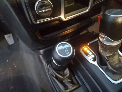 Certified 2022 Jeep Gladiator Sport image 8