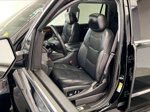 Used 2017 Cadillac Escalade Luxury AWD/4WD image 17