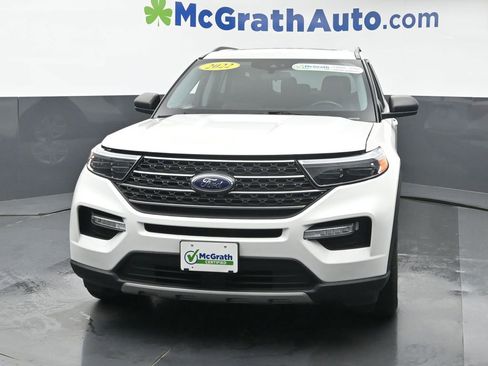 Used 2022 Ford Explorer XLT w/ Equipment Group 202A image 5