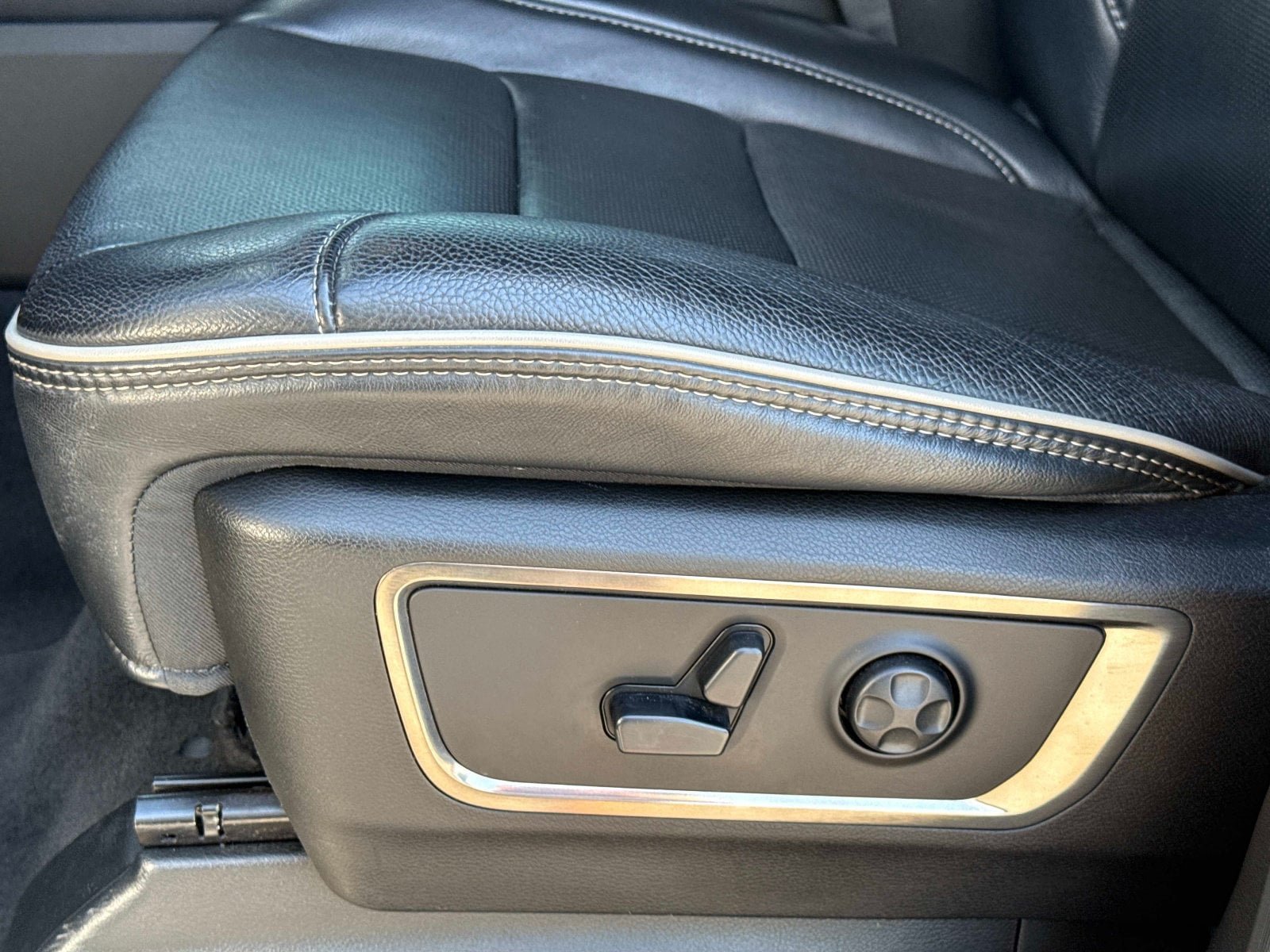 Used 2019 RAM 1500 Limited AWD/4WD image 21