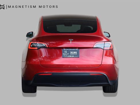 Used 2024 Tesla Model Y Long Range RWD image 8
