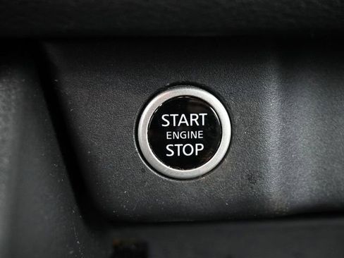 Used 2023 Nissan Rogue SV image 33