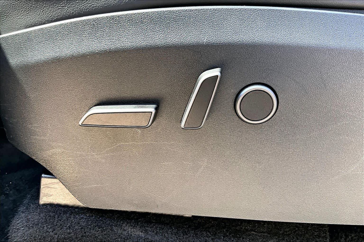 Used 2023 Tesla Model Y Long Range AWD/4WD image 56