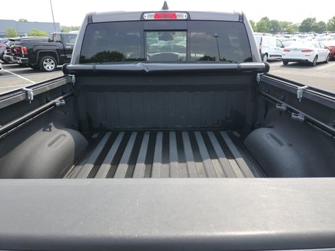Used 2019 RAM 1500 Laramie RWD image 16