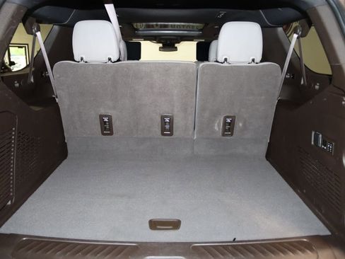 Used 2023 GMC Yukon XL SLT w/ SLT Premium Package AWD/4WD image 84