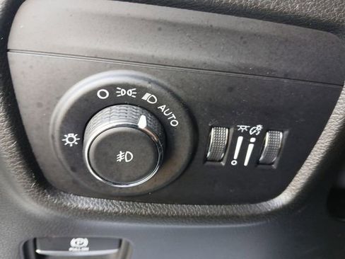 Used 2024 Jeep Grand Cherokee L Limited w/ Luxury Tech Group II image 18