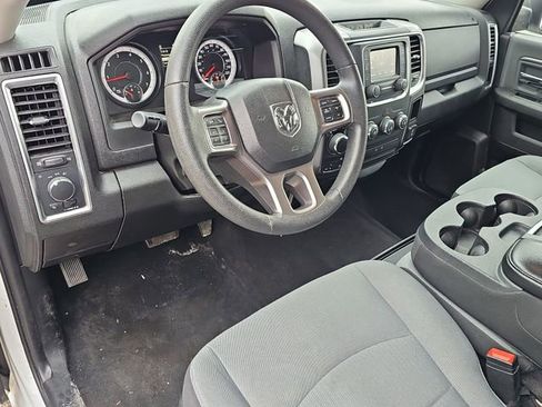 Used 2022 RAM 1500 Classic SLT image 11