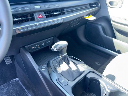 New 2026 Kia K4 LXS image 13