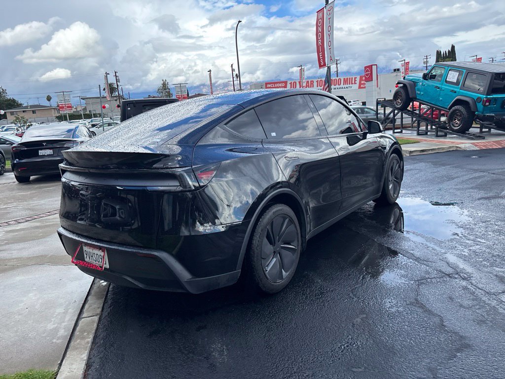 Used 2026 Tesla Model Y 2WD image 4