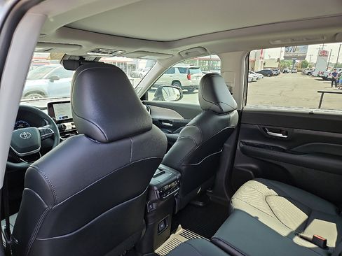 Certified 2026 Toyota Grand Highlander FWD image 9