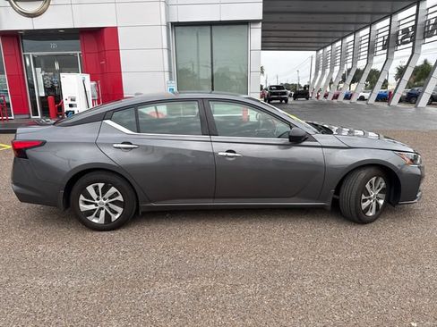 Used 2025 Nissan Altima 2.5 S FWD image 8