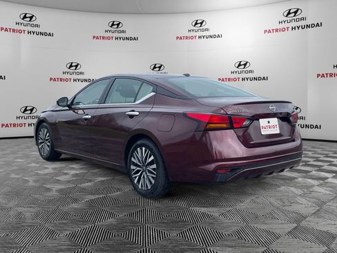 Used 2024 Nissan Altima 2.5 SV FWD image 5