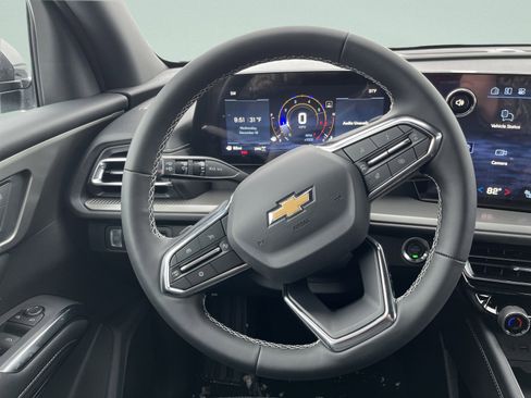 New 2026 Chevrolet Traverse LT image 23