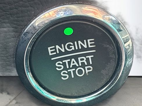 Used 2020 Ford Edge SE image 34