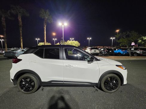 Used 2023 Nissan Kicks SR w/ SR Premium Package FWD image 4