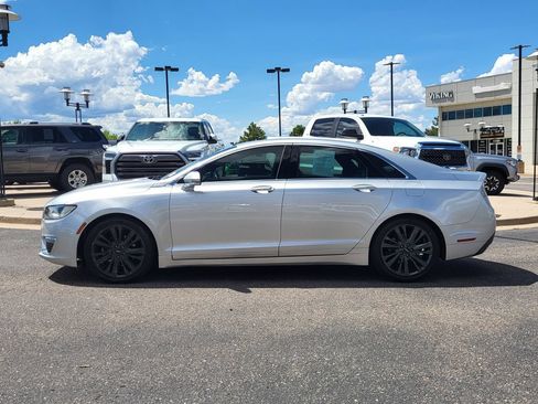 Used 2017 Lincoln MKZ Reserve FWD image 6